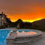 Stunning With Pool, Jacuzzi&wonderful View *