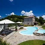 Villa Stunning With Pool, Jacuzzi&wonderful View Apecchio