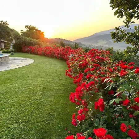 Stunning With Pool, Jacuzzi And Wonderful View Apecchio